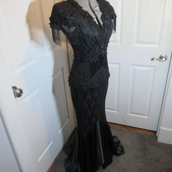 Lorrie Kabala Vintage 1980s Black Lace Bead & Sequin Encrusted Mermaid Gown 10 - Picture 3 of 17